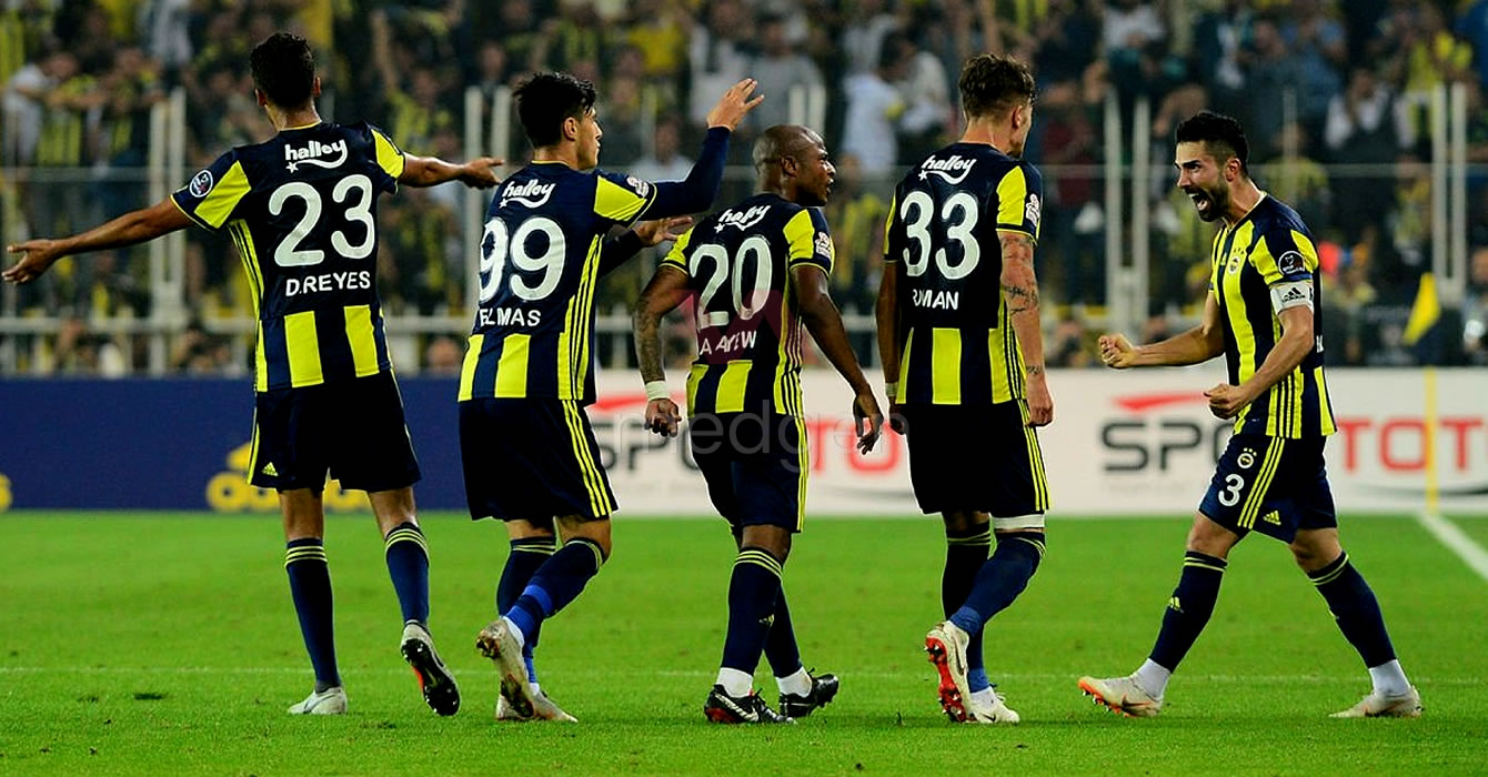 Küme Hattındaki Fenerbahçe’de Futbolcuların Takımdan Ayrılma Paylaşımları
